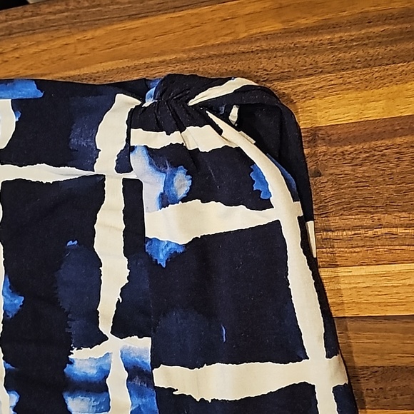 Super soft St. John tank shirt twist and gather details P - Picture 5 of 10